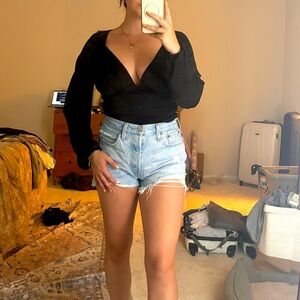 Free People cute puff sleeve bodysuit!